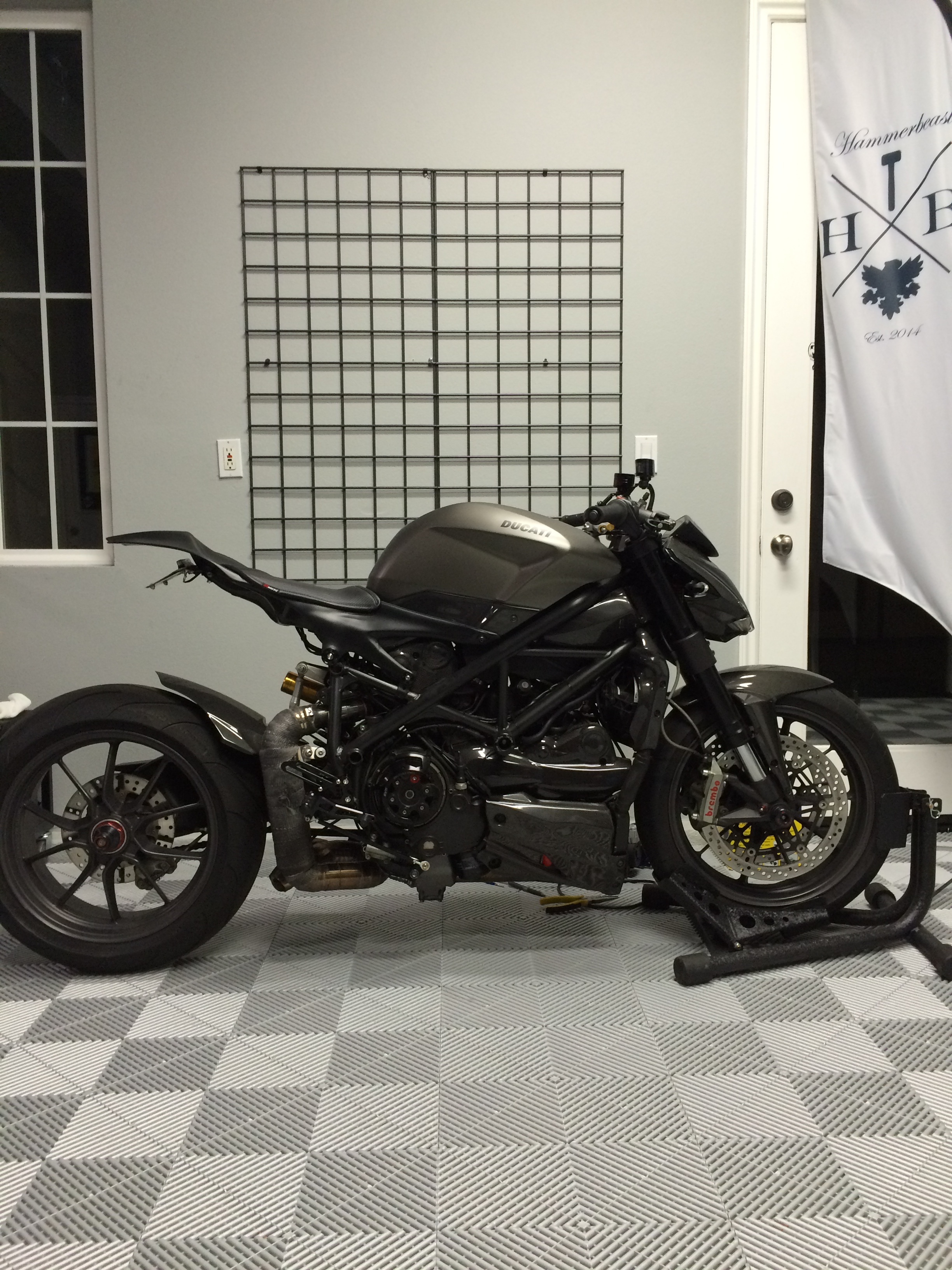 2010 Ducati Streetfighter photo 72